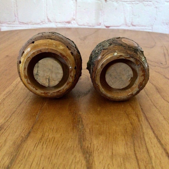 Vintage Carved Wood Rustic Salt and Pepper Shaker Pair with Bark - Picture 6 of 6